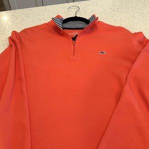 Vineyard vines light ware quarter zip in men’s meduim